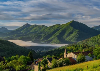 chalet-vacances-vue-montagne-village-Seix-ariege